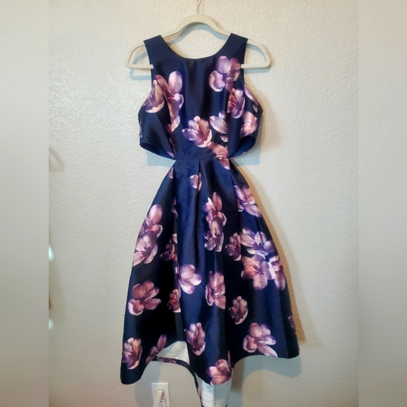 ANGL Navy & Lavender Floral Full Skirt Cut Out Back Midi Dress Size Medium - Picture 2 of 7